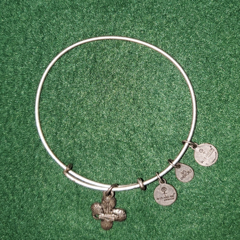 Alex and Ani St. Patrick's Day Lucky Clover NWT - Picture 3 of 6